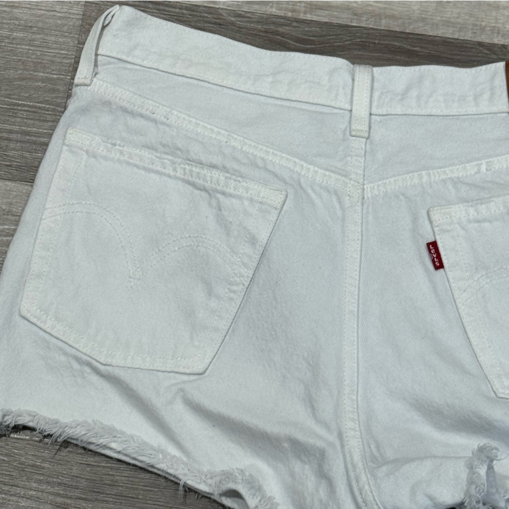 Levi’s 501 White Denim Shorts – Size 30 - Picture 9 of 11